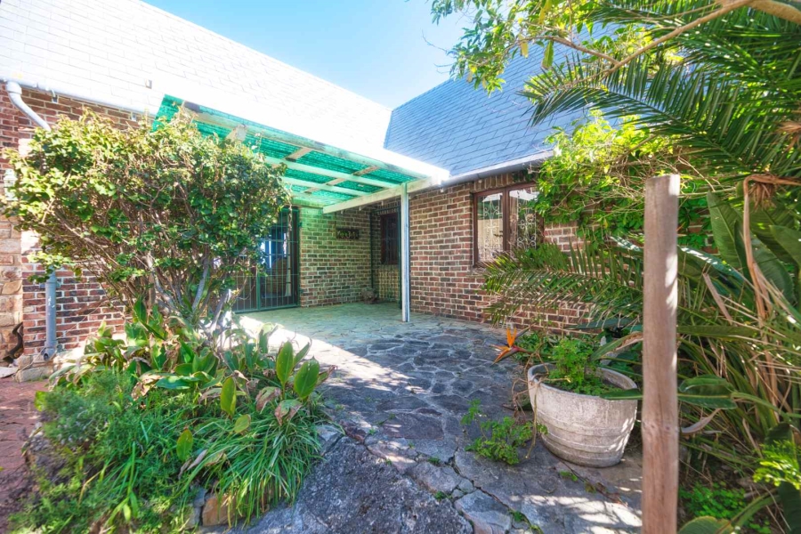 4 Bedroom Property for Sale in Westcliff Western Cape